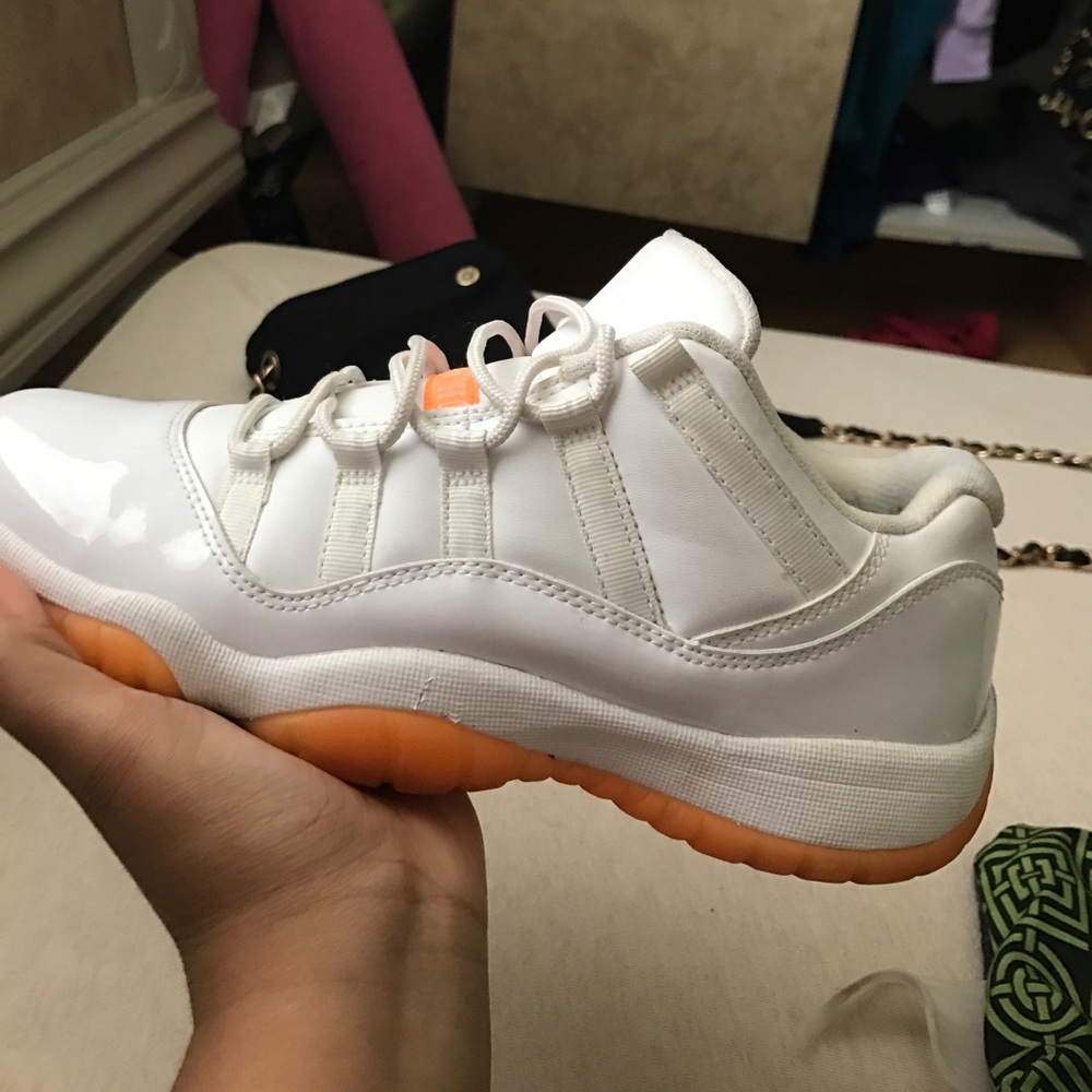 Air Jordan 11 "citrus" low