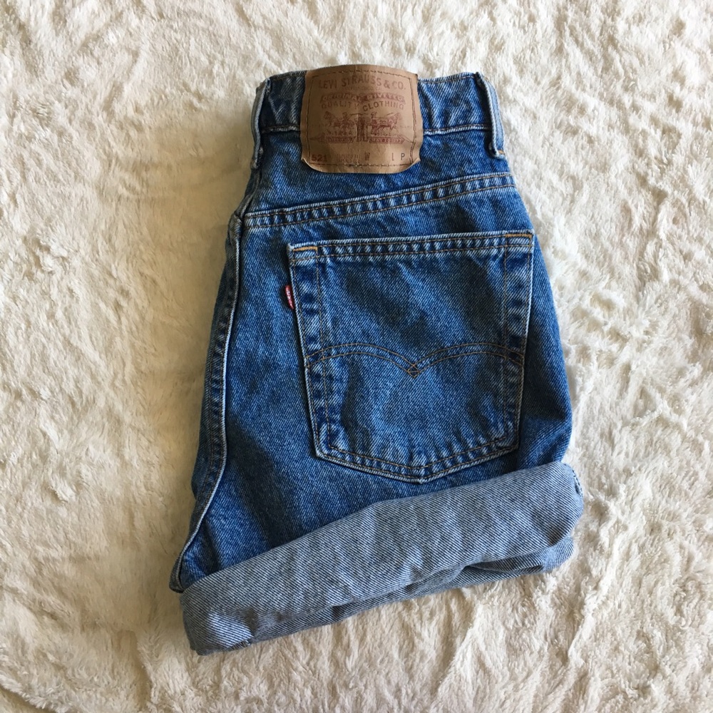 High Waisted Levi Mom Jean Shorts