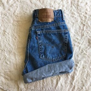 High Waisted Levi Mom Jean Shorts