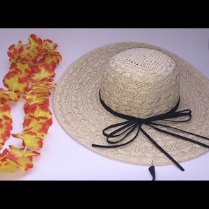 🎀New Forever 21 straw beach hat🎀