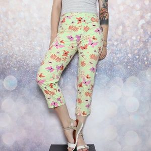 Lilly Pulitzer Floral Butterfly Capri Pants