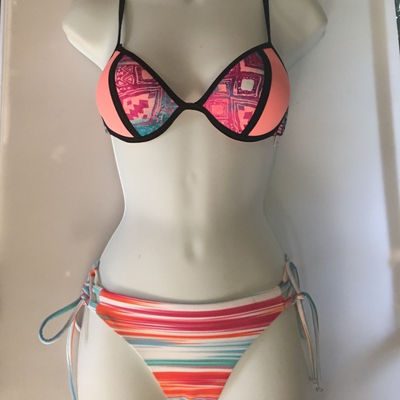 L*Space and Tanibikini Swim Set XS - Picture 2 of 8