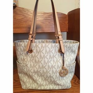 Authentic Michael Kors Vanilla Jet Set Tote