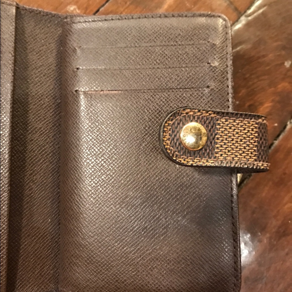 Louis Vuitton Wallet - Picture 5 of 8