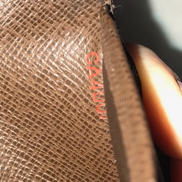 Louis Vuitton Wallet - Picture 2 of 8