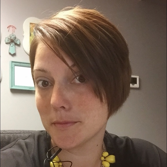 Meet your Posher, Ashley - Picture 1 of 4