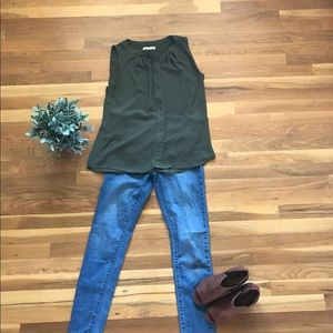 🍌Sheer Banana Republic Sheer Sleeveless Blouse.