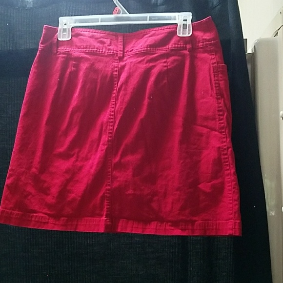 Red skort - Picture 3 of 3