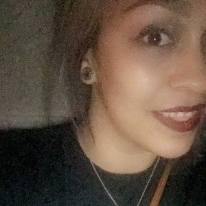 Meet your Posher, Desiree