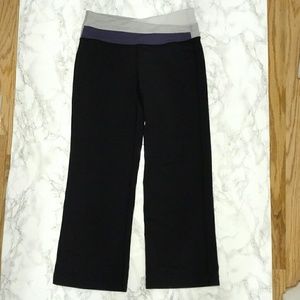 Lululemon black crop pants size 6