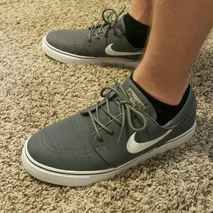 DONATED- Nike Zoom Air Stefan Janoski Sneakers