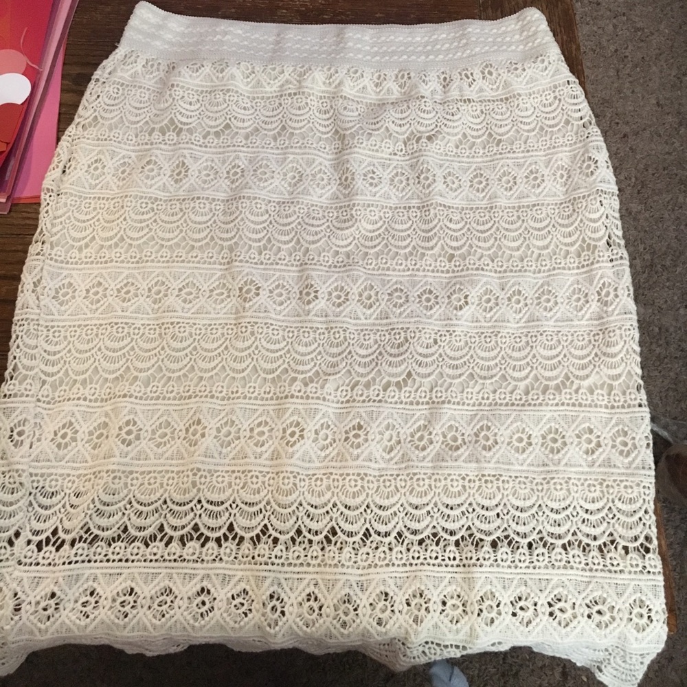 Cream lace pencil skirt