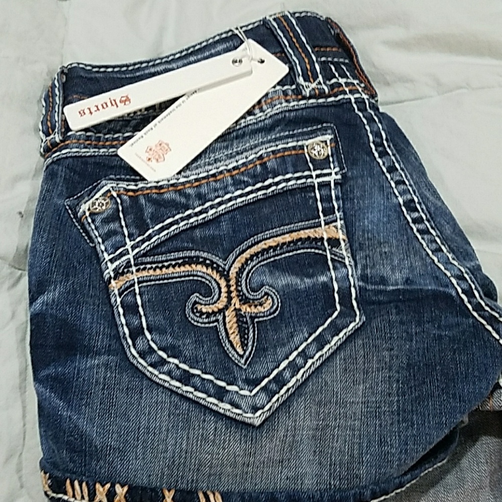 NWT ROCK REVIVAL BRUNA SHORTS