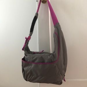 TRAVEL/CAMERA BAG