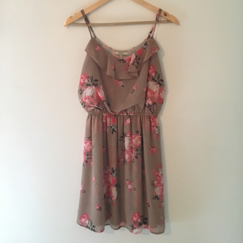 Guess Brand, floral printed pink and beige dress💃