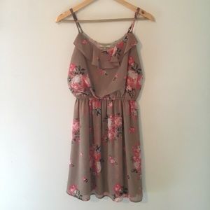 Guess Brand, floral printed pink and beige dress💃