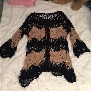 3/4 sleeve Black and Tan knit top