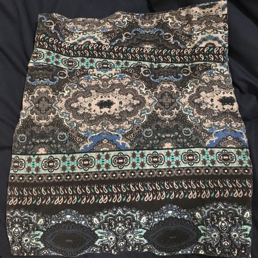 Patterned mini skirt