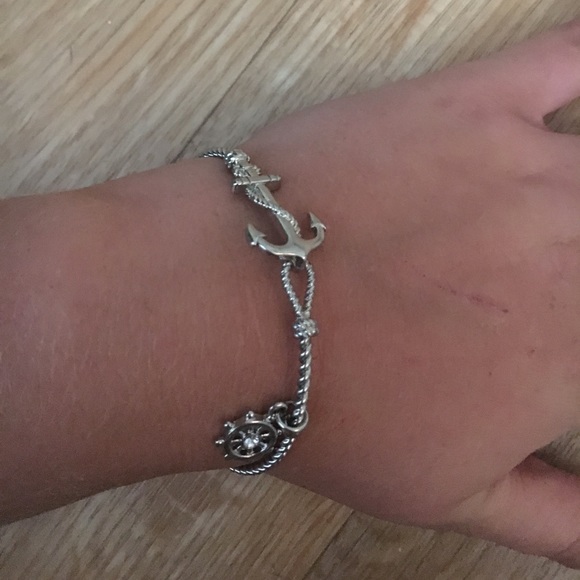 Silver bracelet - Picture 1 of 1