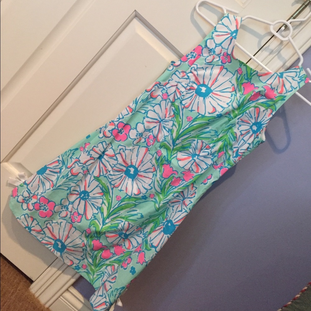 Lilly Pulitzer shift dress! 🌿