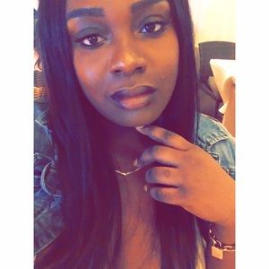 Meet your Posher, Crystal