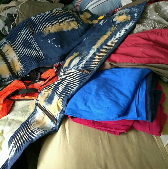 Different style jeans - Picture 3 of 4