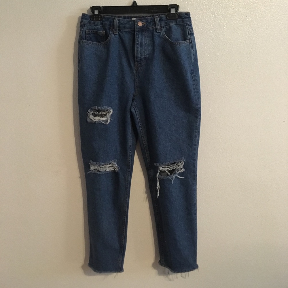 Forever 21 ripped mom jeans