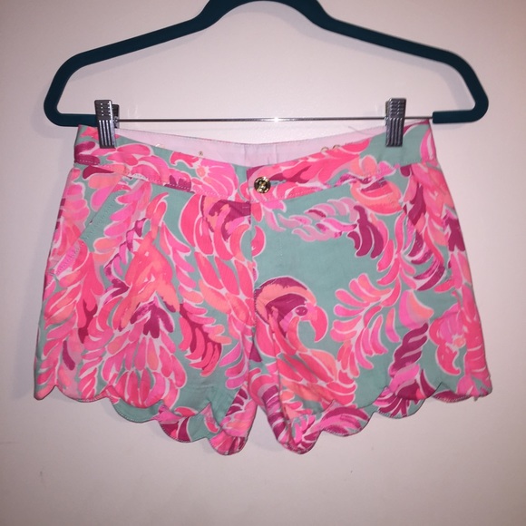 Lilly NWOT Buttercup Shorts Love Birds Sz 00
