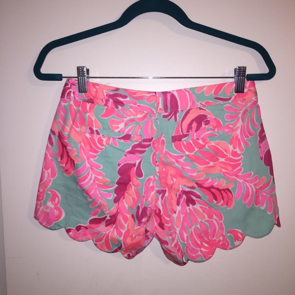 Lilly NWOT Buttercup Shorts Love Birds Sz 00