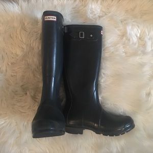 TALL US 9 FEMALE/ NAVY HUNTER BOOTS
