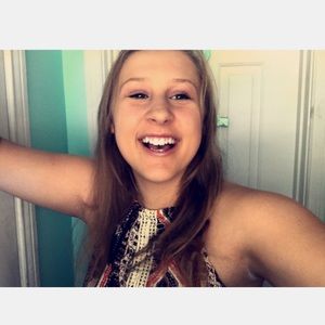 Meet your Posher, Laci