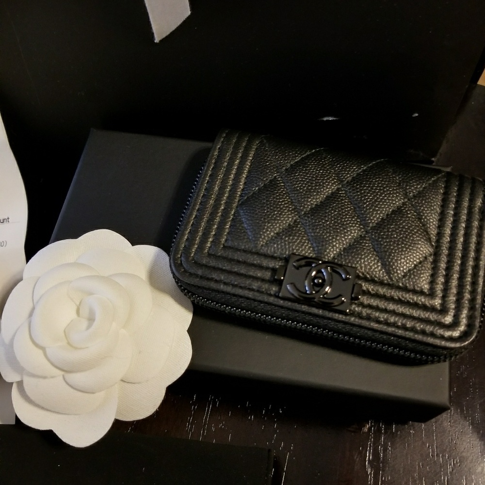 100% Auth CHANEL NIB boy zip Card Wallet