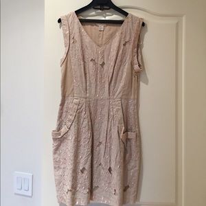 H&M beige tan dress. Beautiful detail with pockets