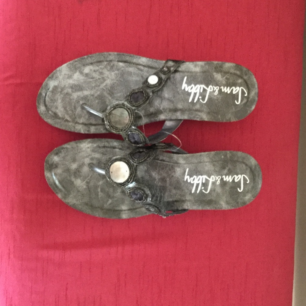 Sandles