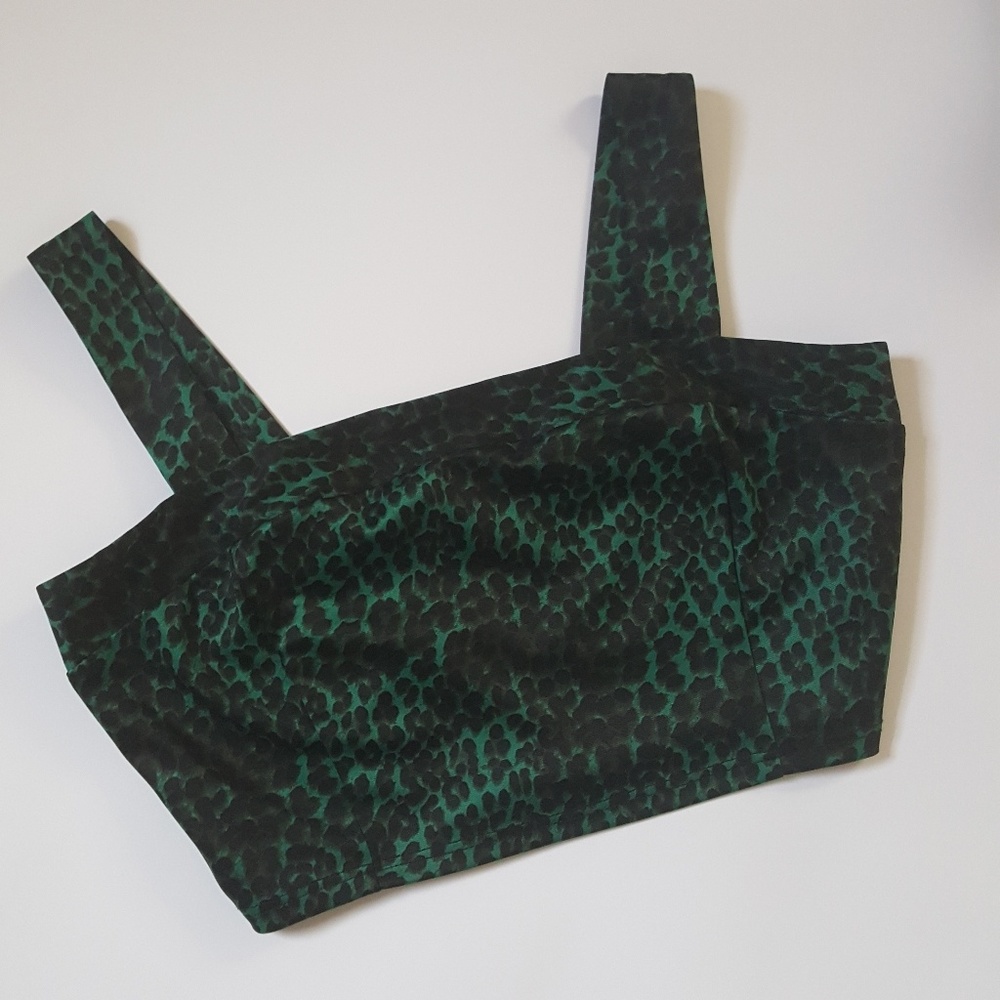 ❤️Forever 21 Dark Green Leopard Crop Top, Large