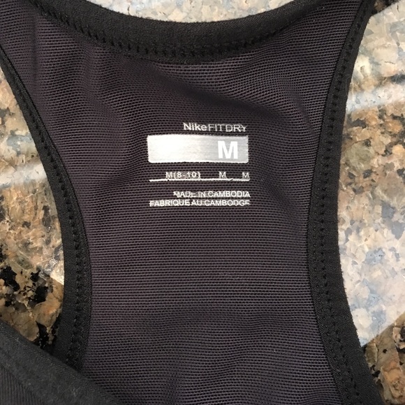Nike workout top with built in bra - Picture 4 of 4