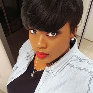 Meet your Posher, Alexis