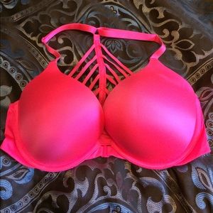 Victoria Secret Bombshell Plunge Bra
