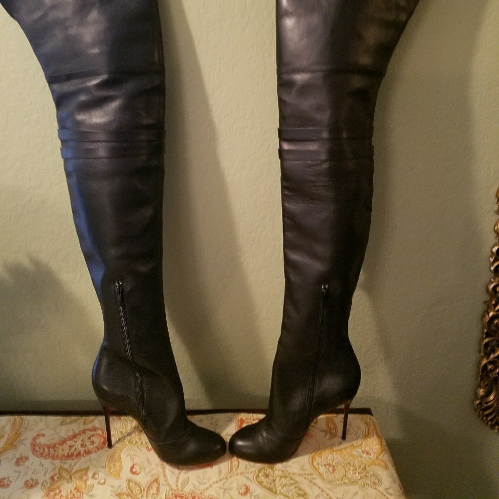 RARE NWT THIGH HIGH Christian Louboutin boots