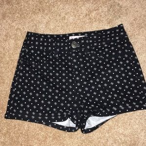 Black highwaisted shorts with white design