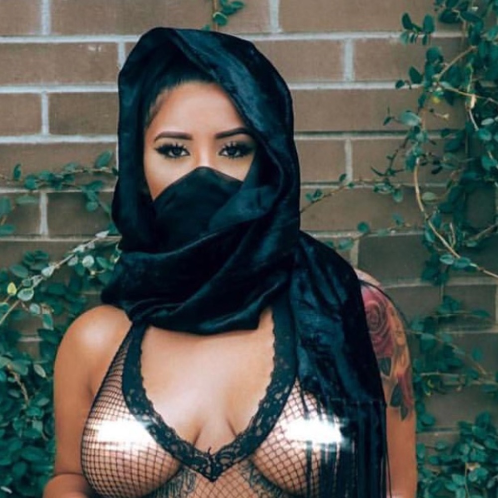 Meet your Posher, Raven