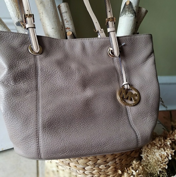 Michael Kors Handbags - Authentic Michael Kors purse Nwt $278