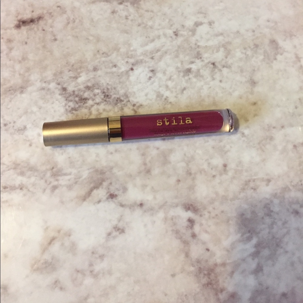 Stila Stay Liquid lipstick/ read description💄