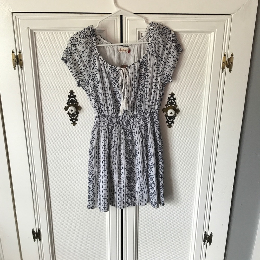 Blue and white red camel dress