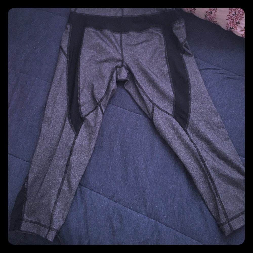 90 Degree crop leggings