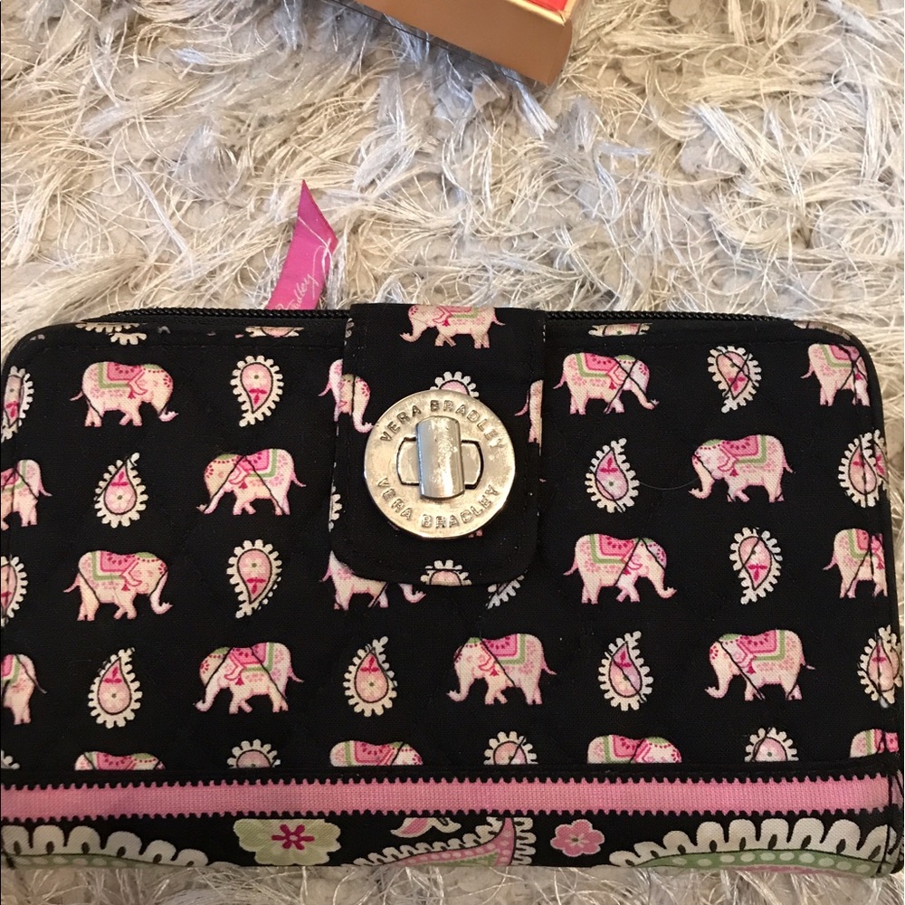 ❤️Vera Bradley elephant patterned wallet❤️