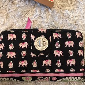 ❤️Vera Bradley elephant patterned wallet❤️