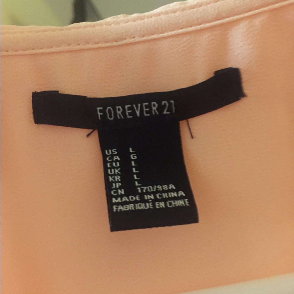 **SOLD**NWOT Peach sleeveless sheer blouse - Picture 2 of 3