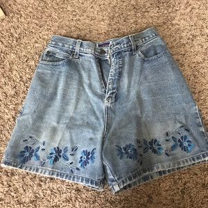 VINTAGE high wasted patterned shorts
