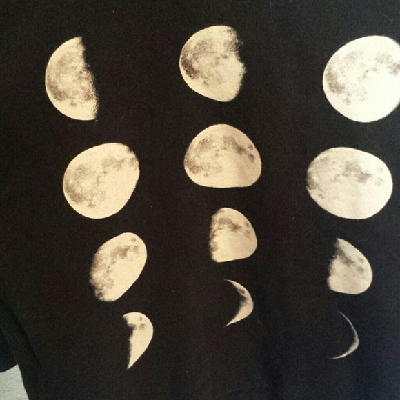🌜Phases of the Moon Shirt - Picture 3 of 3